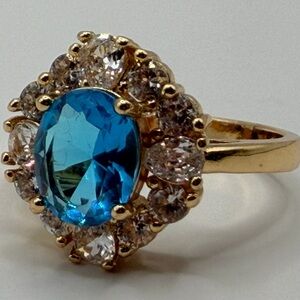Elegant sz7.5 10k YG Gold ocean blue stone and geometric halo Diana inspo ring